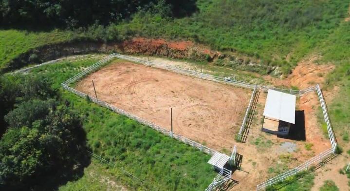 Fazenda de luxo em Extrema MG 6 alqueires e estrutura completa cod.1236