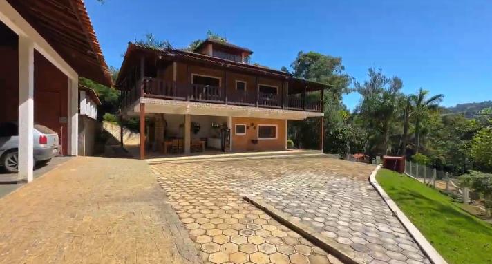 Fazenda de luxo em Extrema MG 6 alqueires e estrutura completa cod.1236