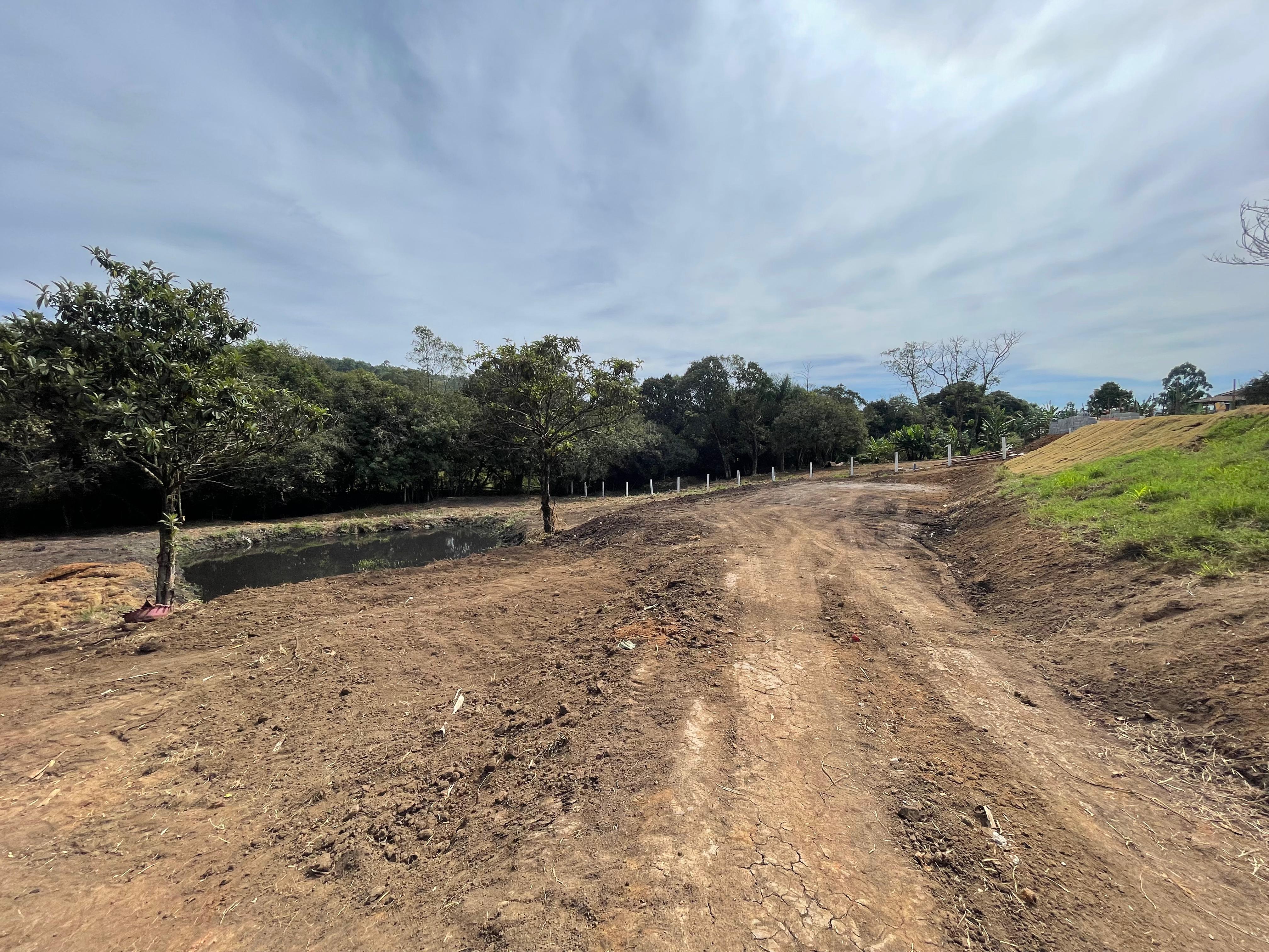Chácara à venda em Pedra Bela com lago próprio, nascente, córrego e 3.200m² de terreno Cód 1239