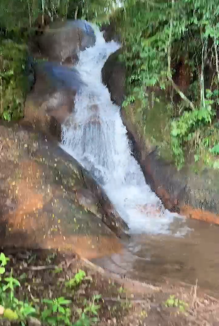 Sítio com Cachoeira Particular à Venda – 30.000m² + Casa – R$ 670 Mil cod.1248