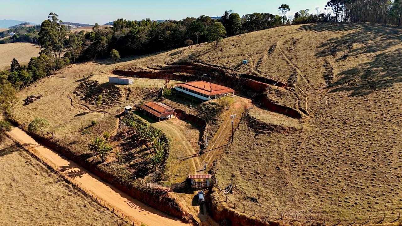 Sítio à Venda em Toledo MG | 33.000 m² com 2 Casas por R$ 670 Mil Cód.1257