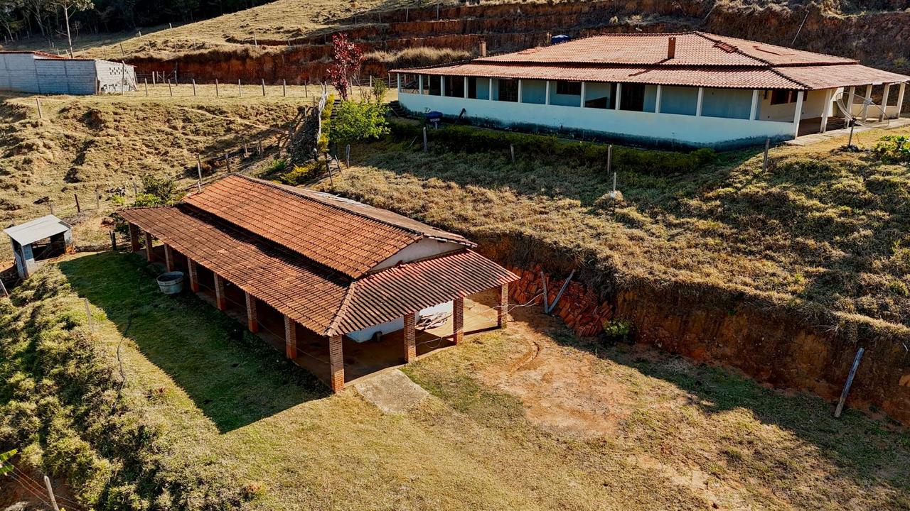 Sítio à Venda em Toledo MG | 33.000 m² com 2 Casas por R$ 670 Mil Cód.1257