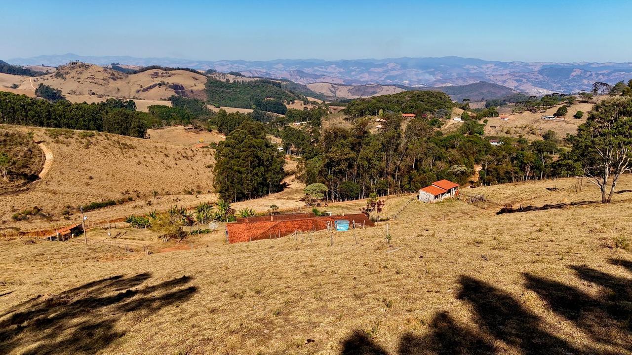 Sítio à Venda em Toledo MG | 33.000 m² com 2 Casas por R$ 670 Mil Cód.1257