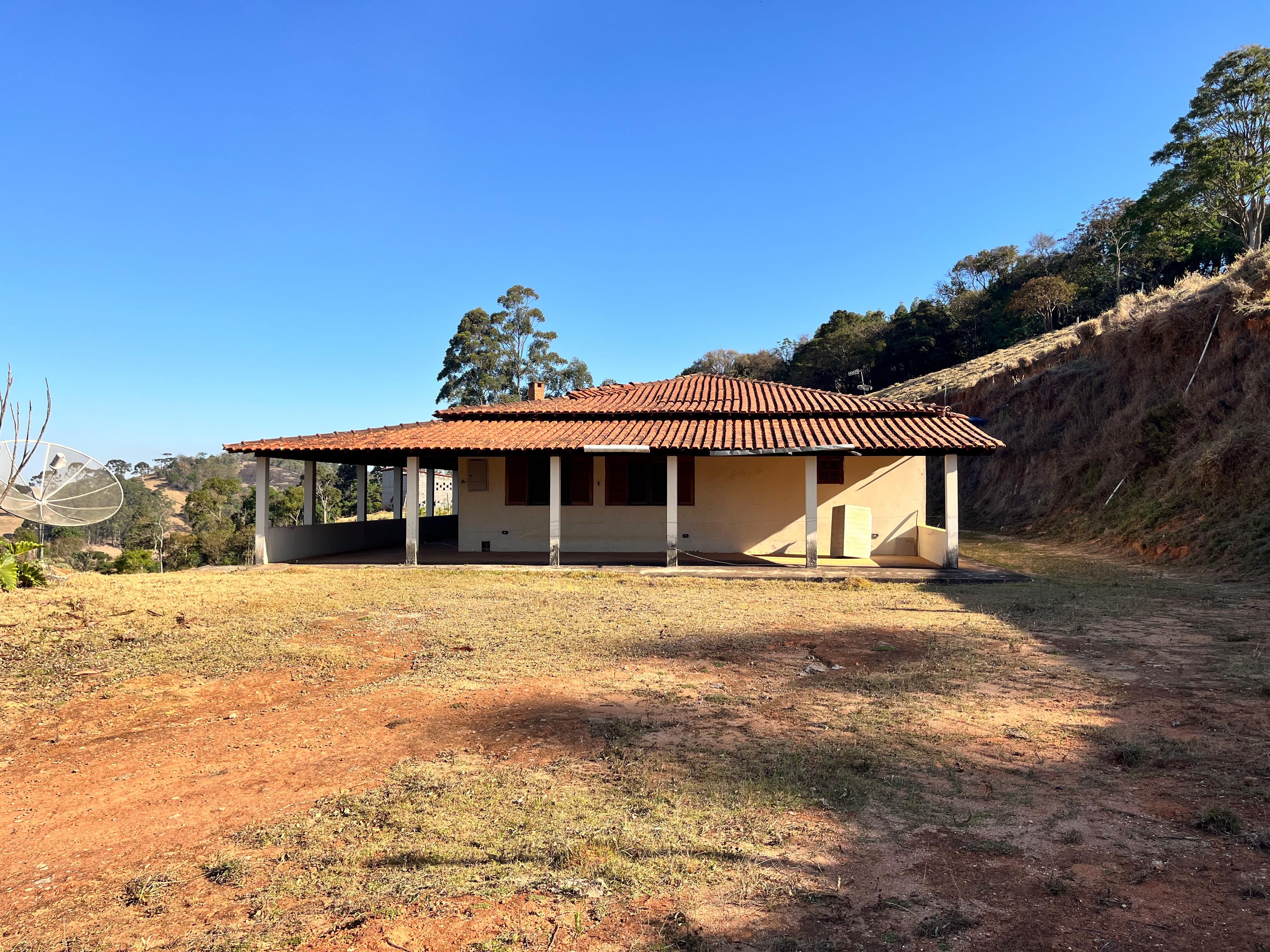 Sítio à Venda em Toledo MG | 33.000 m² com 2 Casas por R$ 670 Mil Cód.1257