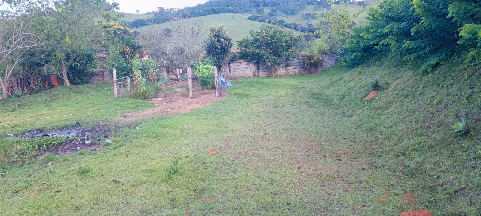 Chácara à Venda com 1.015 m² e Casa de 180 m² | 3 Quartos 1259