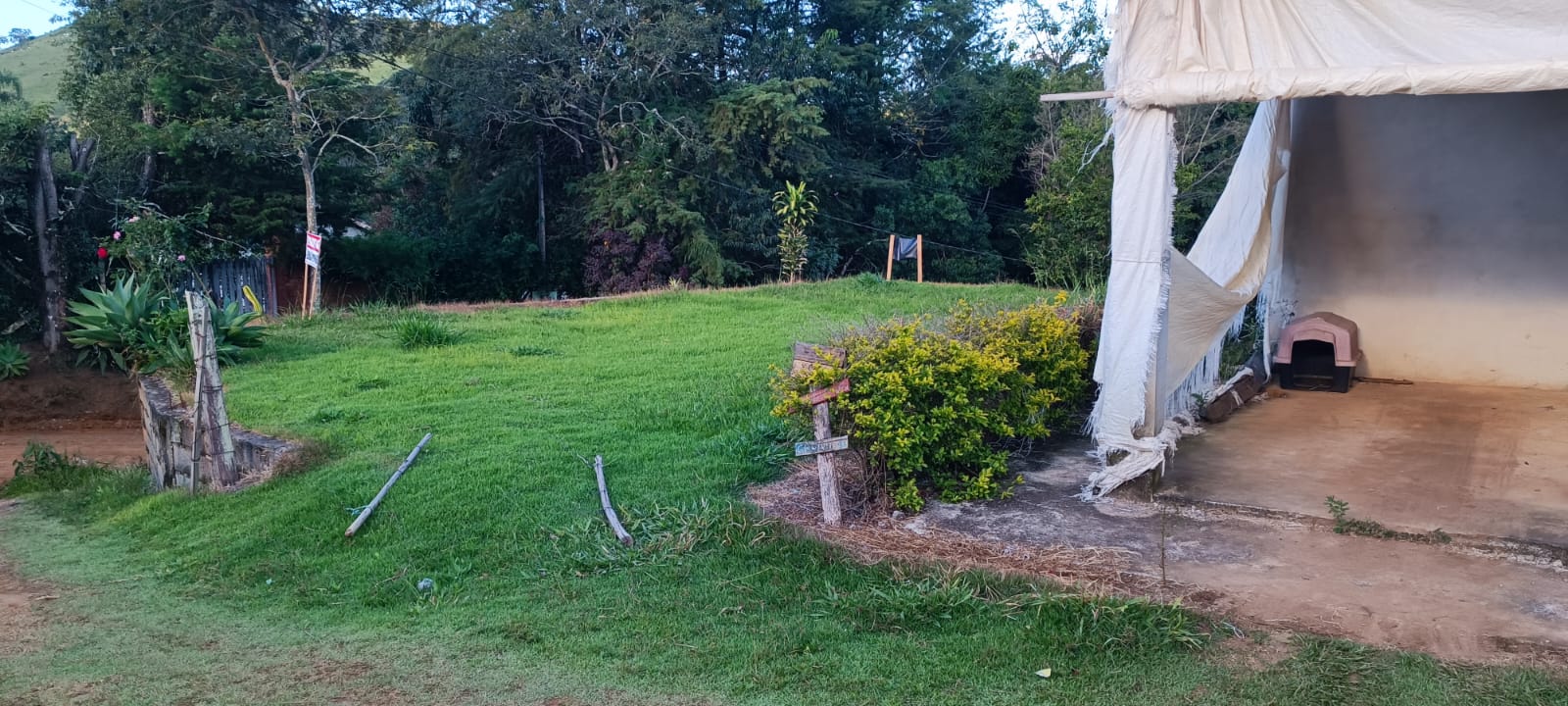 Chácara à Venda com 1.015 m² e Casa de 180 m² | 3 Quartos 1259