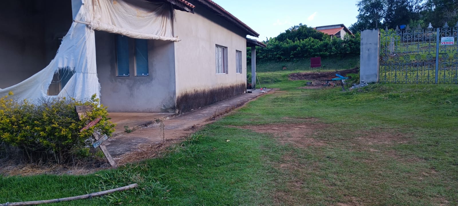 Chácara à Venda com 1.015 m² e Casa de 180 m² | 3 Quartos 1259