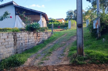 Chácara à Venda com 1.015 m² e Casa de 180 m² | 3 Quartos 1259