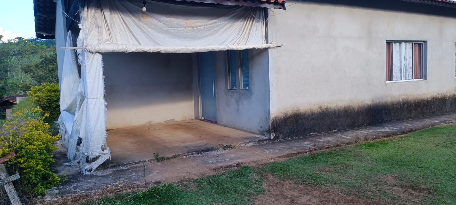Chácara à Venda com 1.015 m² e Casa de 180 m² | 3 Quartos 1259