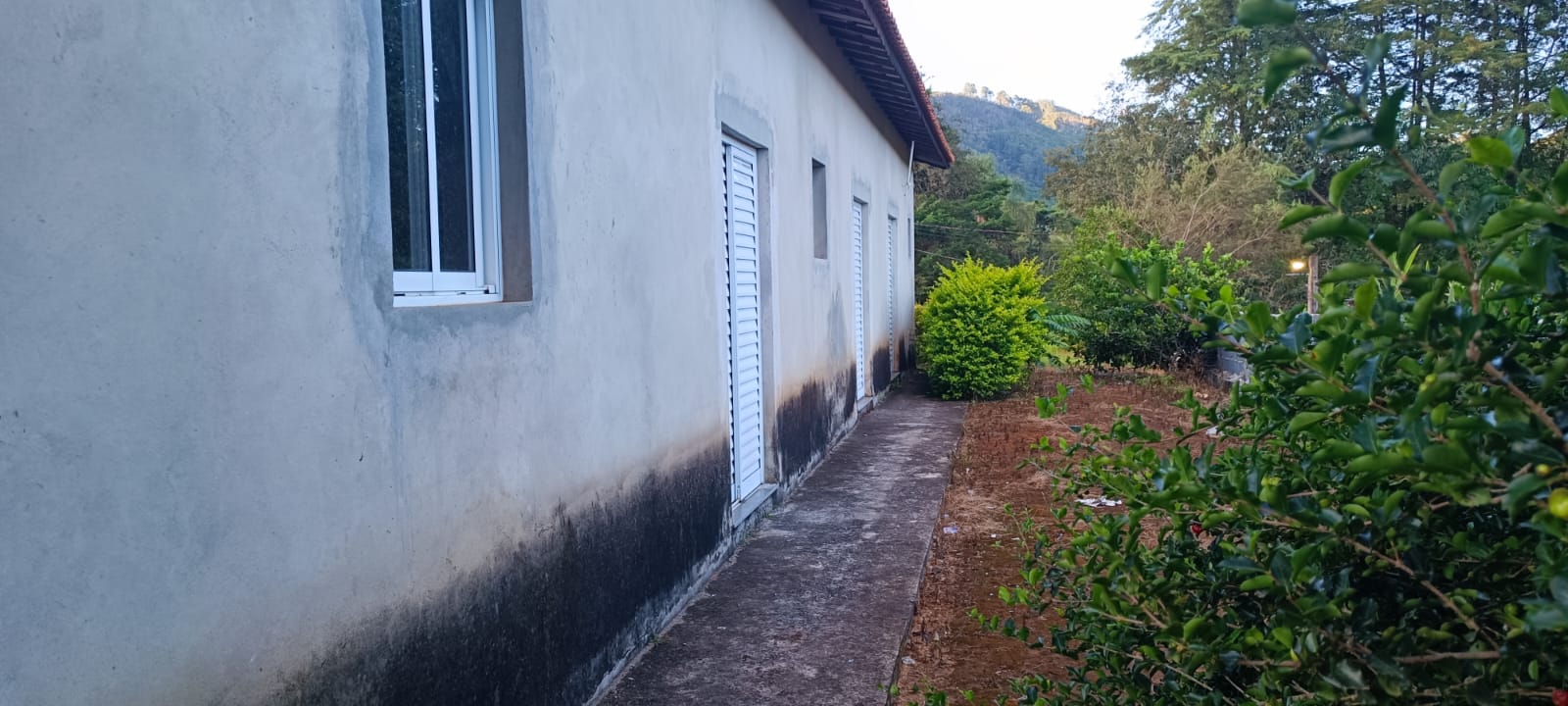 Chácara à Venda com 1.015 m² e Casa de 180 m² | 3 Quartos 1259