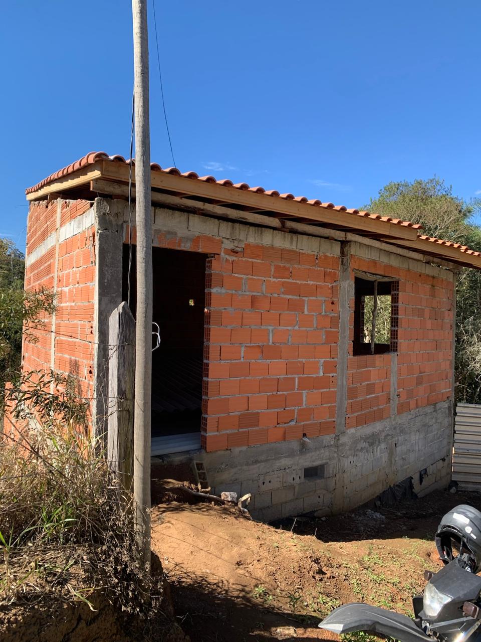 Chácara à venda em Extrema MG com 1.000 m², sobrado, poço artesiano, fibra óptica cod.1268