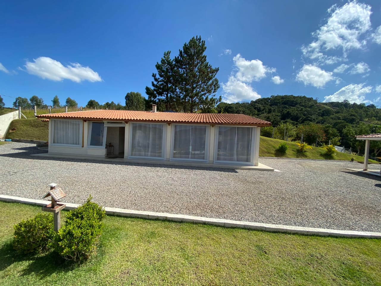 Chácara de Alto Padrão em Toledo/MG – A 1,6 km do Centro, com Piscina Aquecida e Espaço Gourmet - 1269