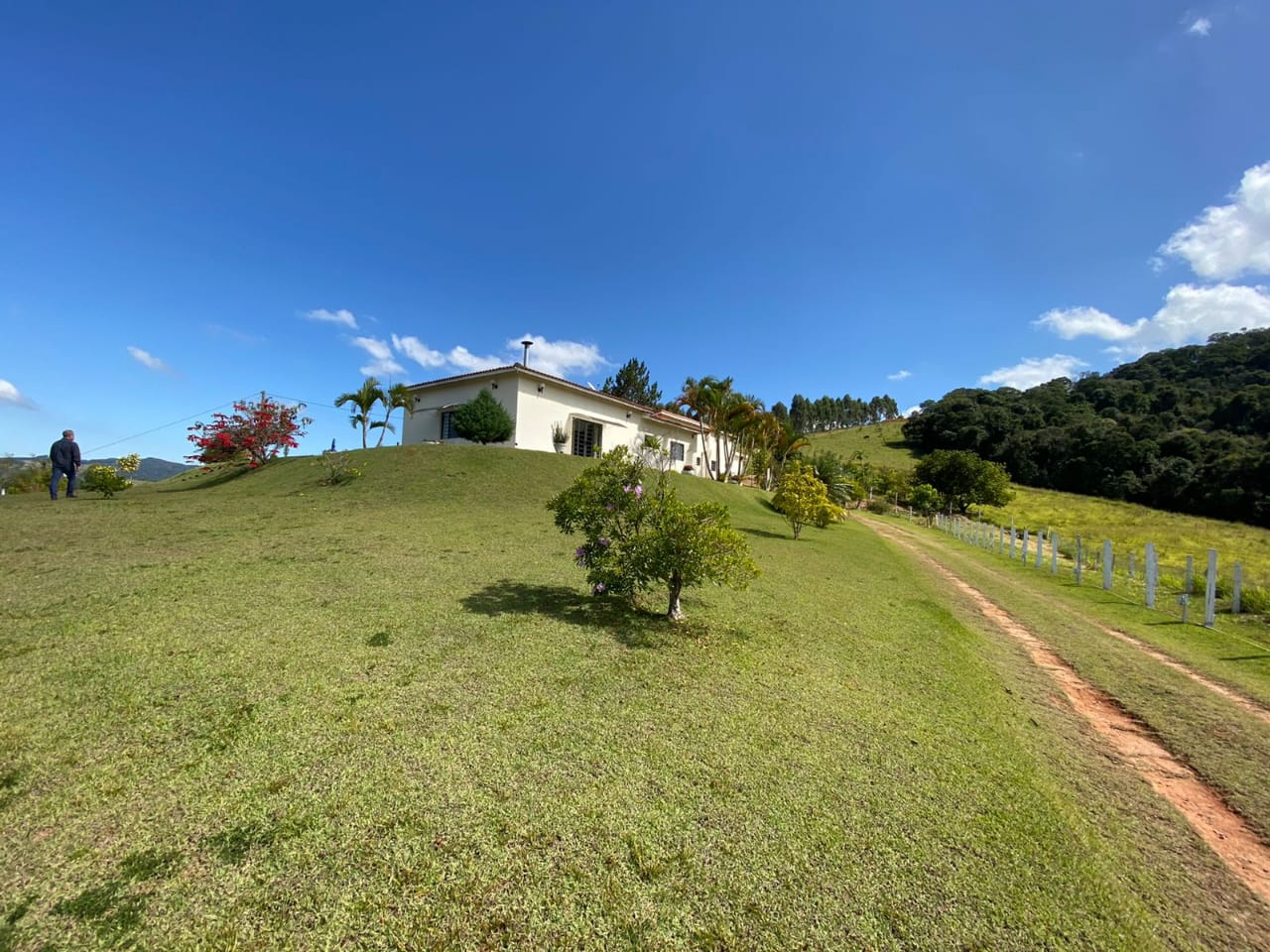 Chácara de Alto Padrão em Toledo/MG – A 1,6 km do Centro, com Piscina Aquecida e Espaço Gourmet - 1269