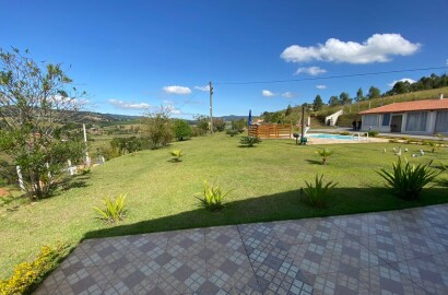 Chácara de Alto Padrão em Toledo/MG – A 1,6 km do Centro, com Piscina Aquecida e Espaço Gourmet - 1269