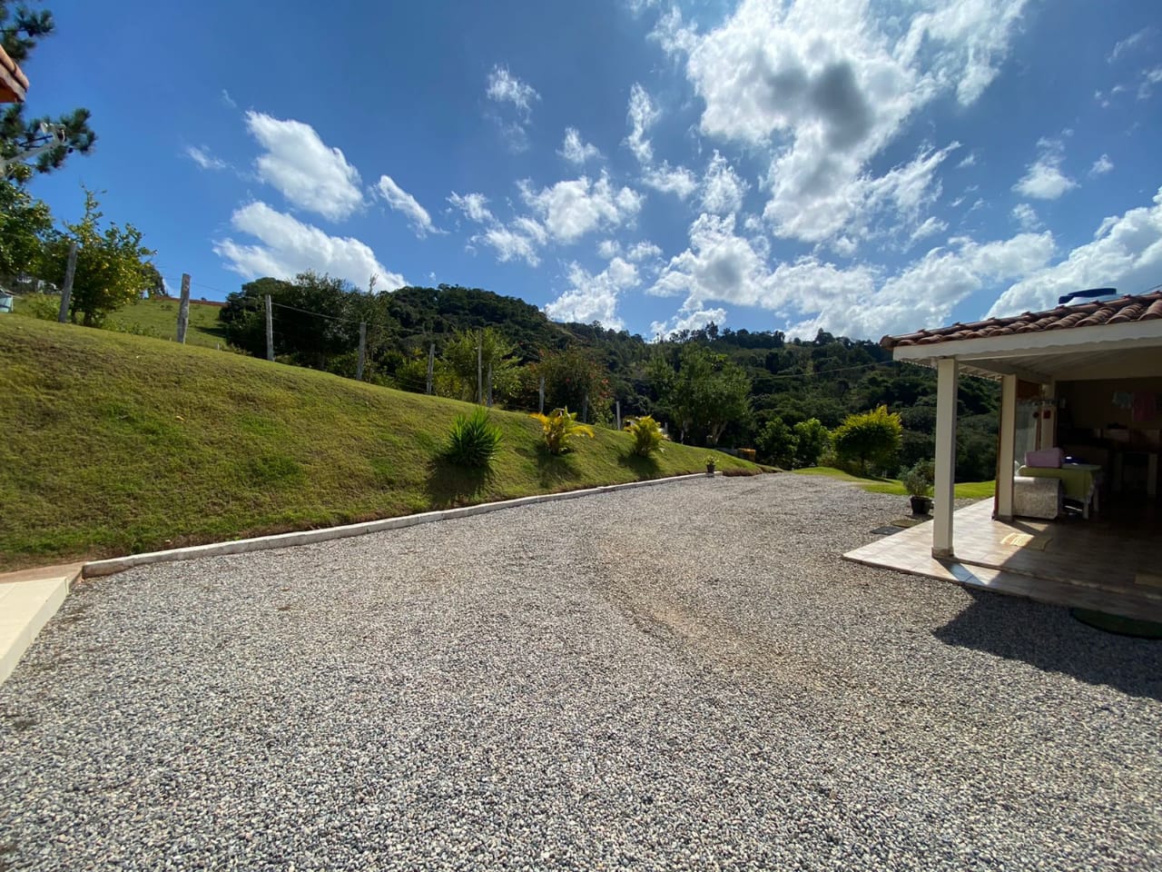 Chácara de Alto Padrão em Toledo/MG – A 1,6 km do Centro, com Piscina Aquecida e Espaço Gourmet - 1269