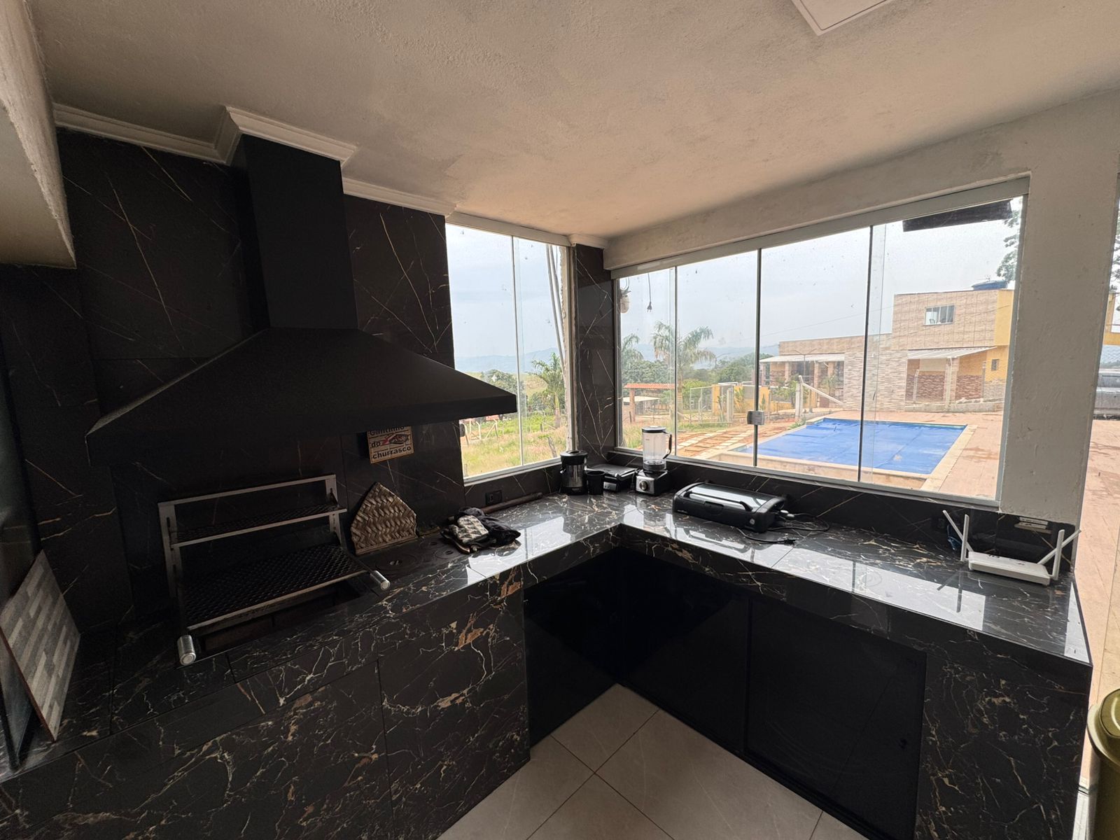 Chácara | casa com 4 suítes, sala e cozinha integrados, piscina em Socorro / SP 1273