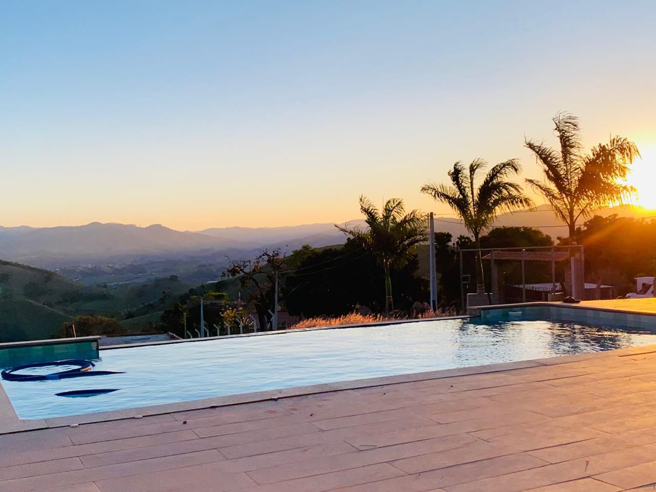 Chácara | casa com 4 suítes, sala e cozinha integrados, piscina em Socorro / SP 1273