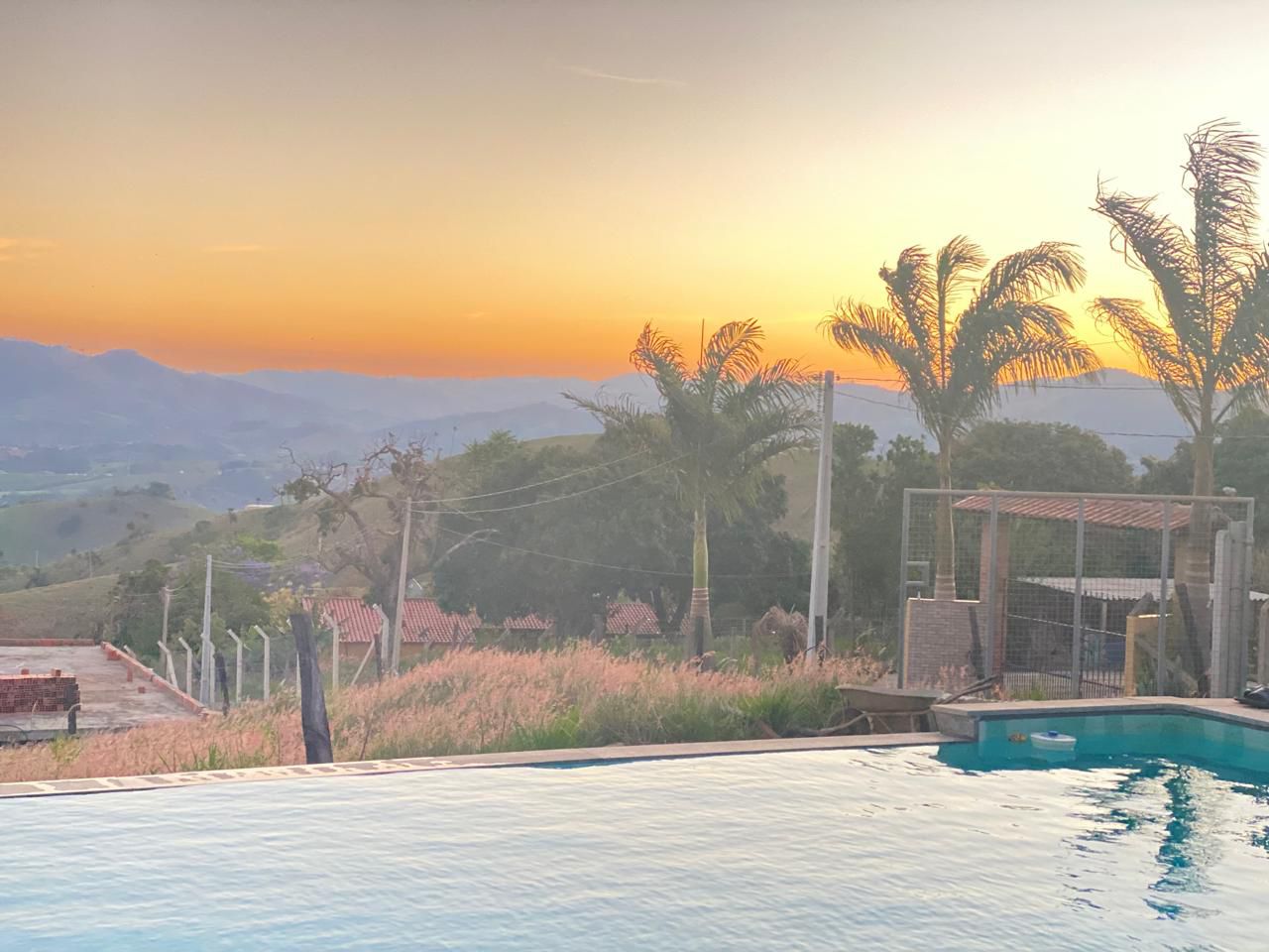 Chácara | casa com 4 suítes, sala e cozinha integrados, piscina em Socorro / SP 1273