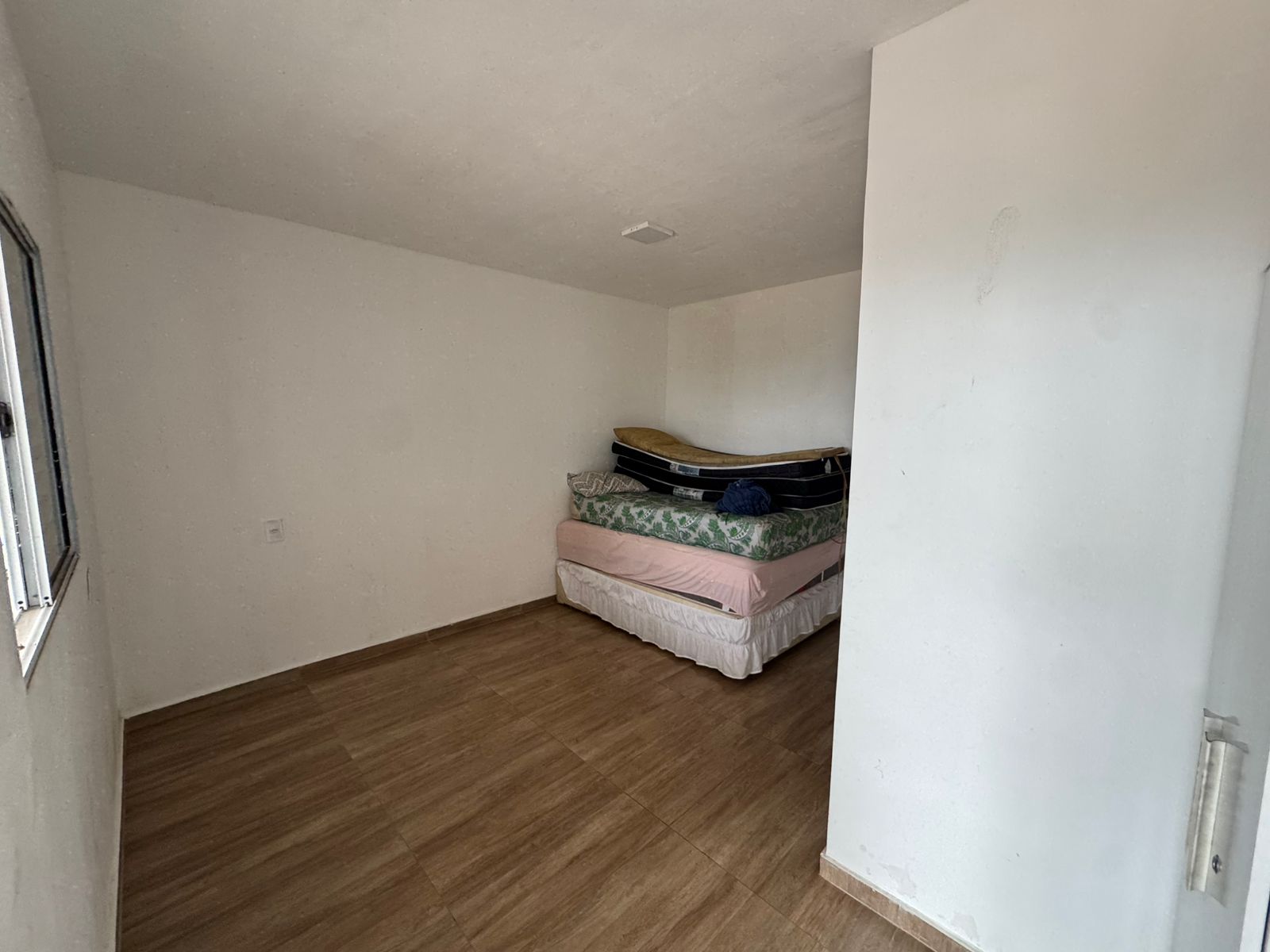 Chácara | casa com 4 suítes, sala e cozinha integrados, piscina em Socorro / SP 1273