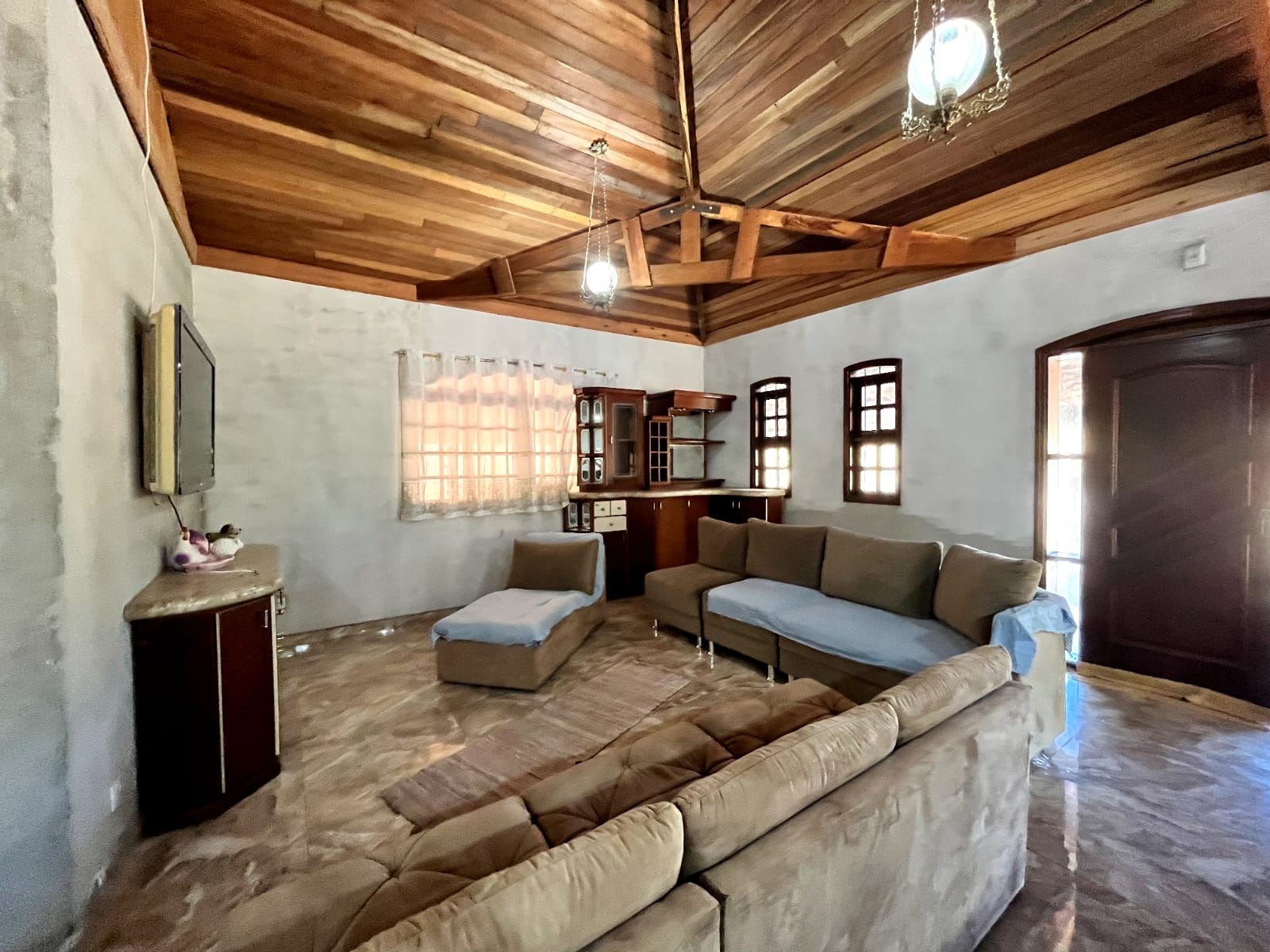 Chácara em Toledo-MG — 2.000 m², casa com 3 quartos, riacho nos fundos cód.1278