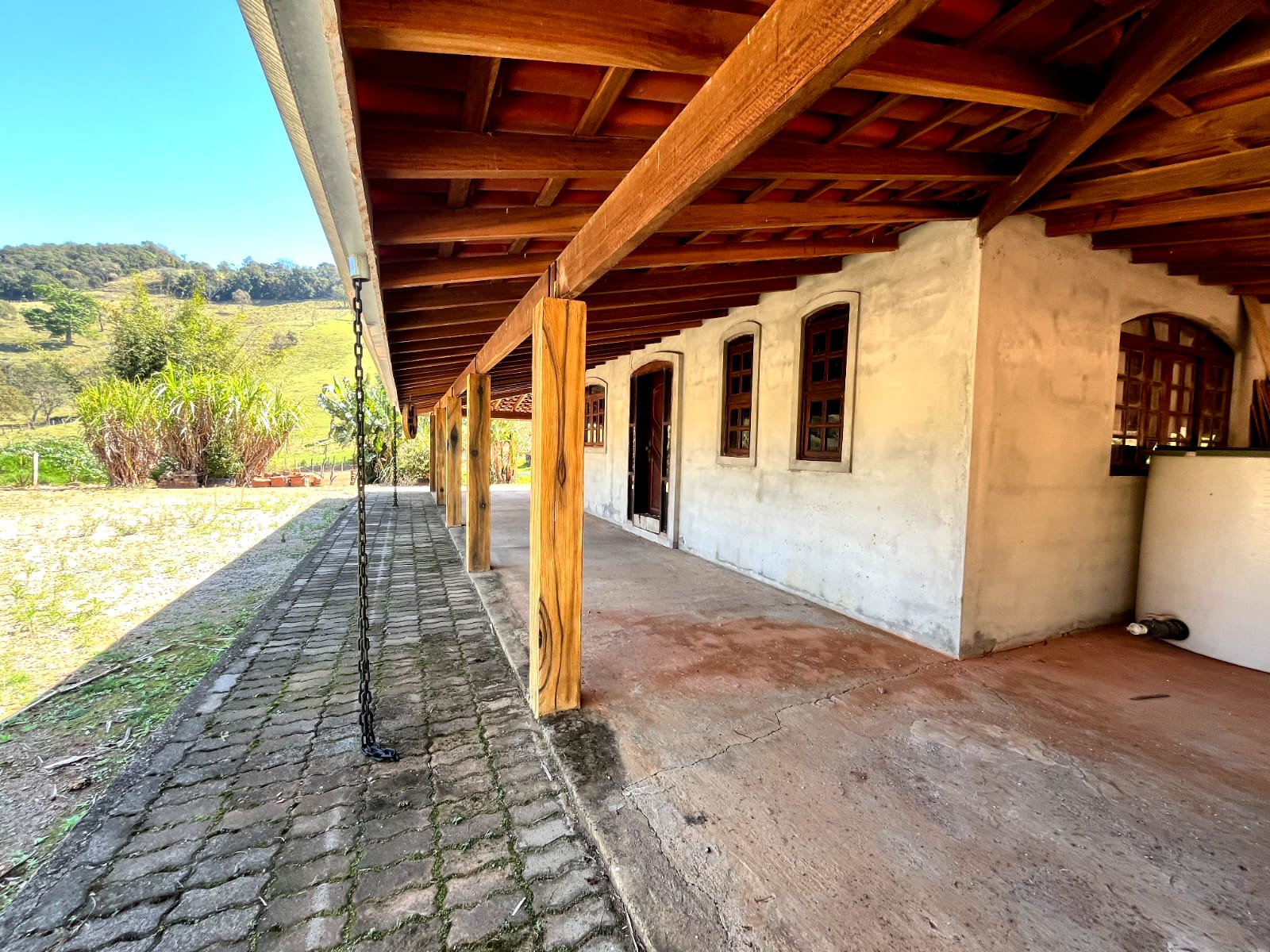 Chácara em Toledo-MG — 2.000 m², casa com 3 quartos, riacho nos fundos cód.1278