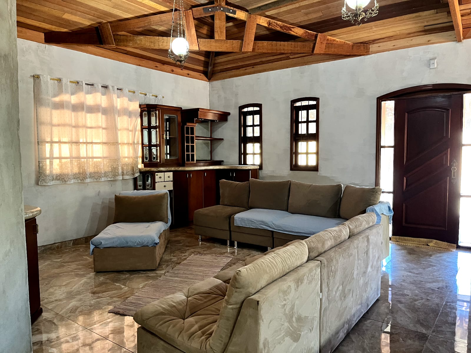 Chácara em Toledo-MG — 2.000 m², casa com 3 quartos, riacho nos fundos cód.1278