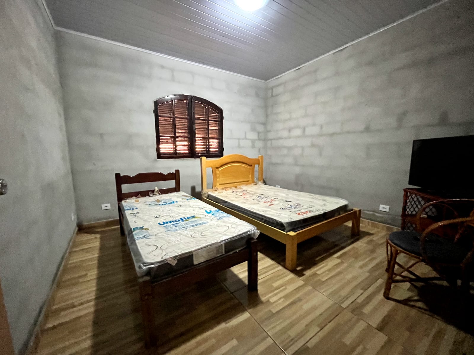 Chácara em Toledo-MG — 2.000 m², casa com 3 quartos, riacho nos fundos cód.1278