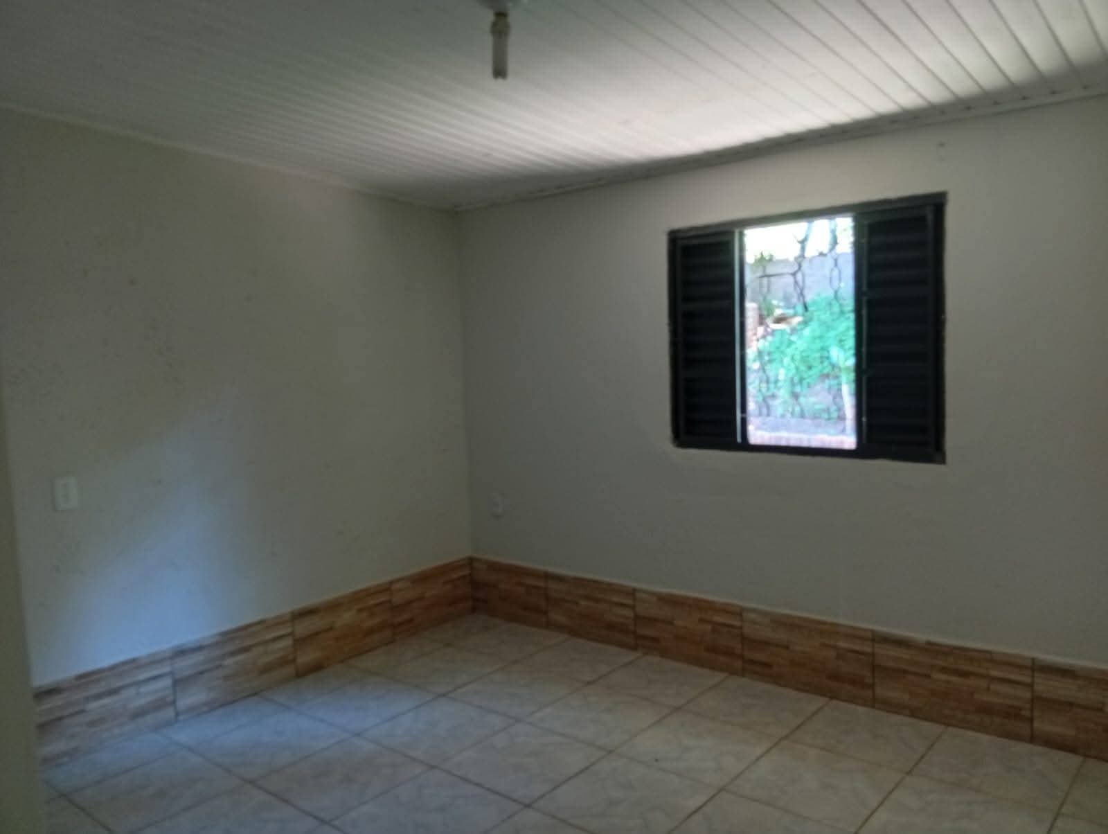 Chácara à Venda em Extrema/MG: 2.000 m², Piscina e Casa com 3 Quartos a 500 m da Fernão Dias