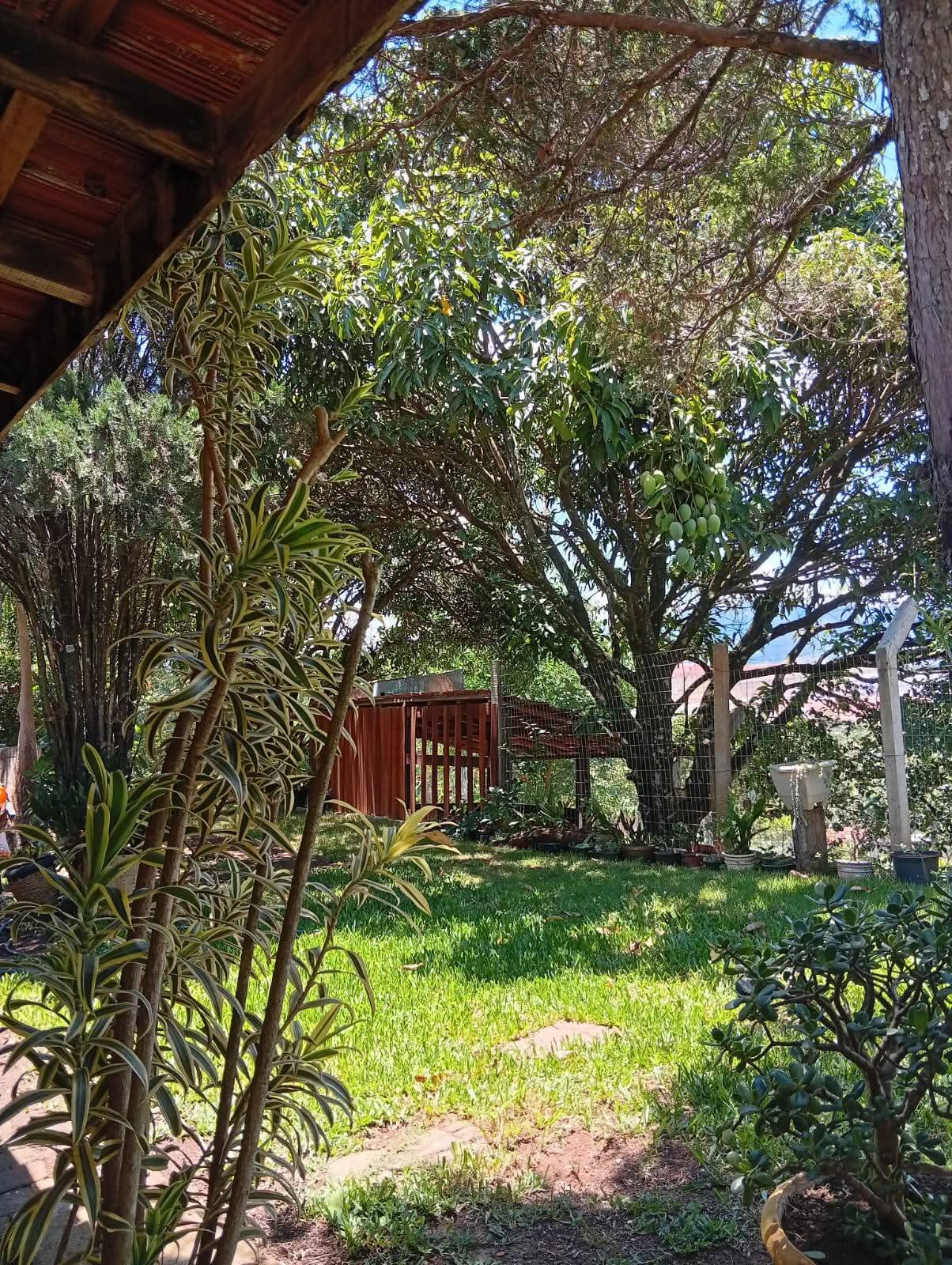 Chácara à Venda em Extrema/MG: 2.000 m², Piscina e Casa com 3 Quartos a 500 m da Fernão Dias