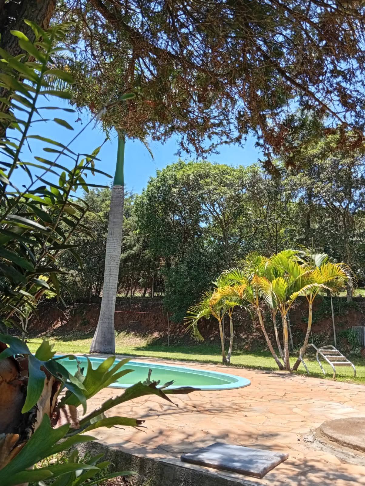 Chácara à Venda em Extrema/MG: 2.000 m², Piscina e Casa com 3 Quartos a 500 m da Fernão Dias