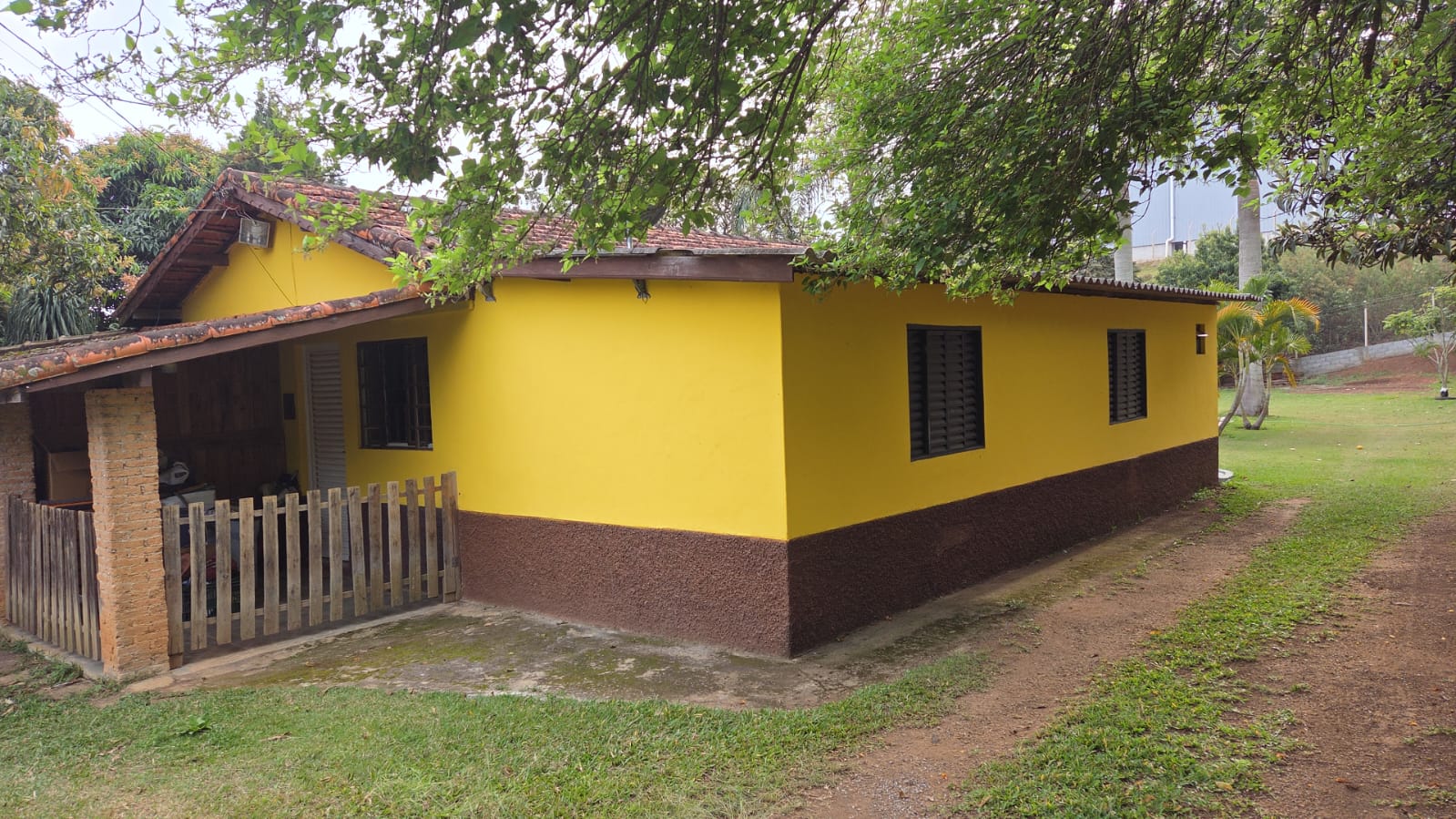 Chácara à Venda em Extrema/MG: 2.000 m², Piscina e Casa com 3 Quartos a 500 m da Fernão Dias