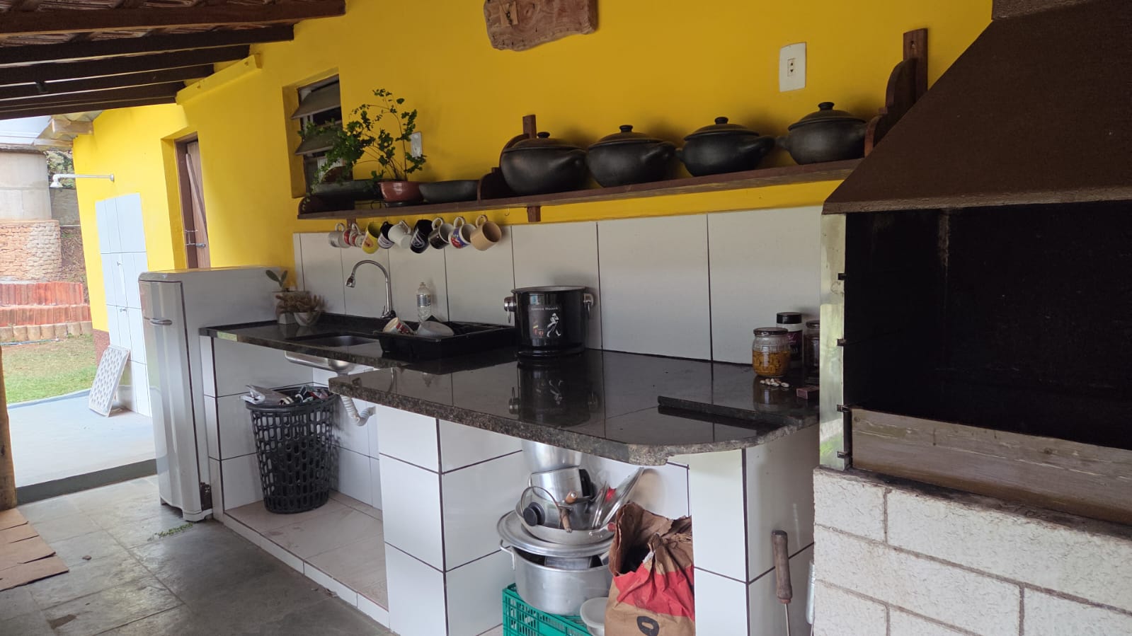 Chácara à Venda em Extrema/MG: 2.000 m², Piscina e Casa com 3 Quartos a 500 m da Fernão Dias