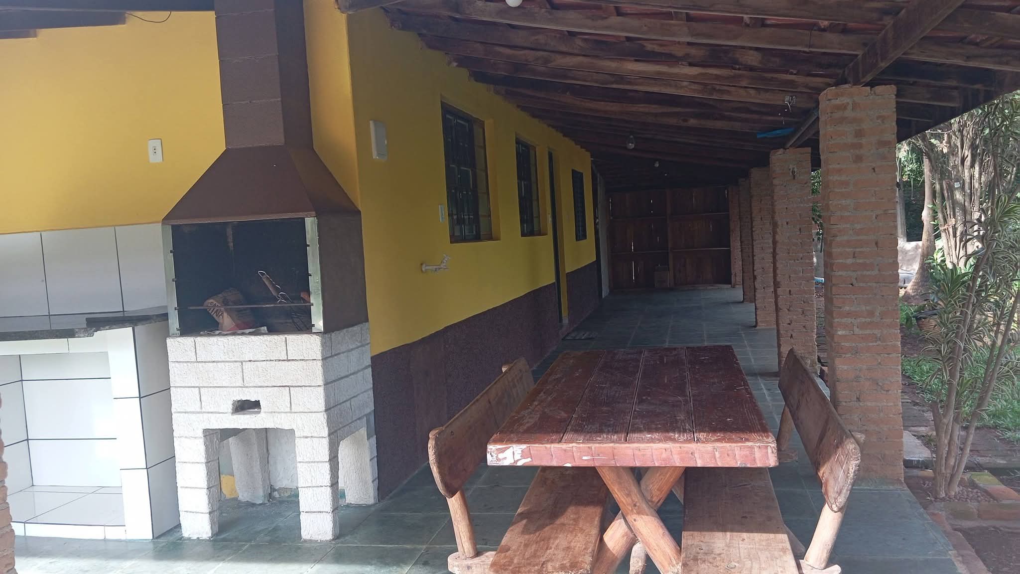 Chácara à Venda em Extrema/MG: 2.000 m², Piscina e Casa com 3 Quartos a 500 m da Fernão Dias