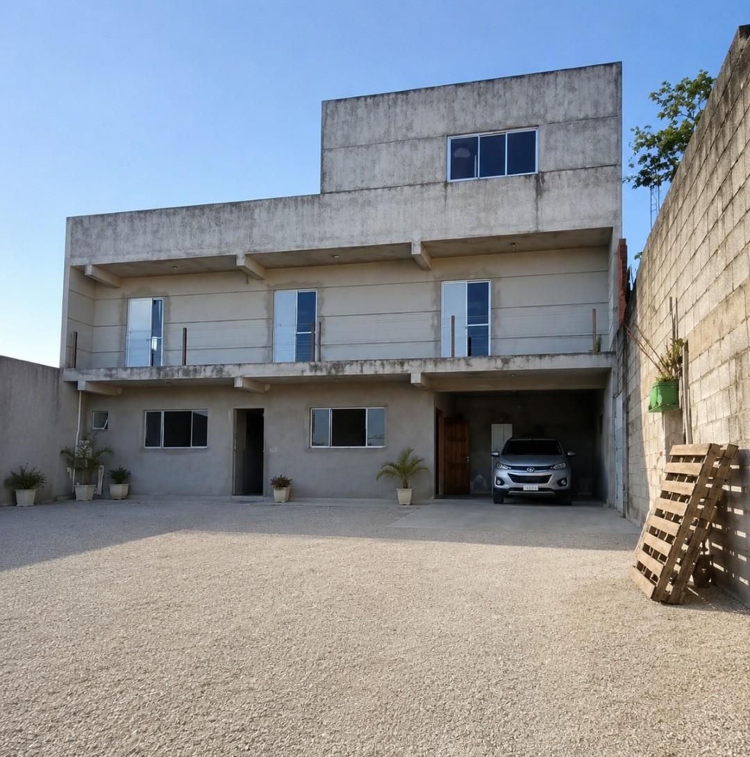 Casa com 3 quartos, sendo um com suite, sala, cozinha, lavanderia e garagem. Tapecirica da Serra / SP 1283