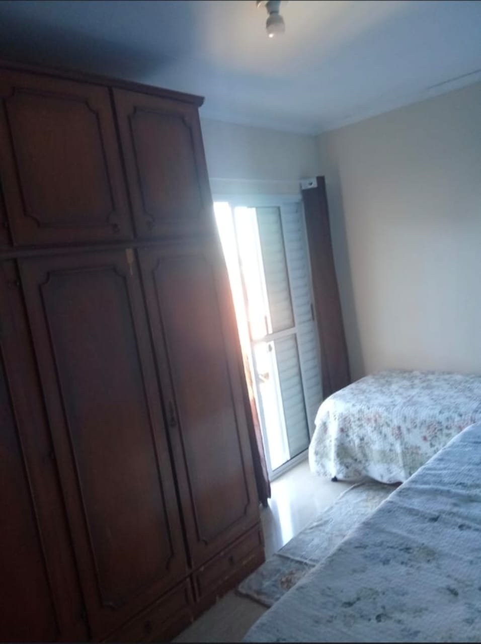 Casa com 3 quartos, sendo um com suite, sala, cozinha, lavanderia e garagem. Tapecirica da Serra / SP 1283