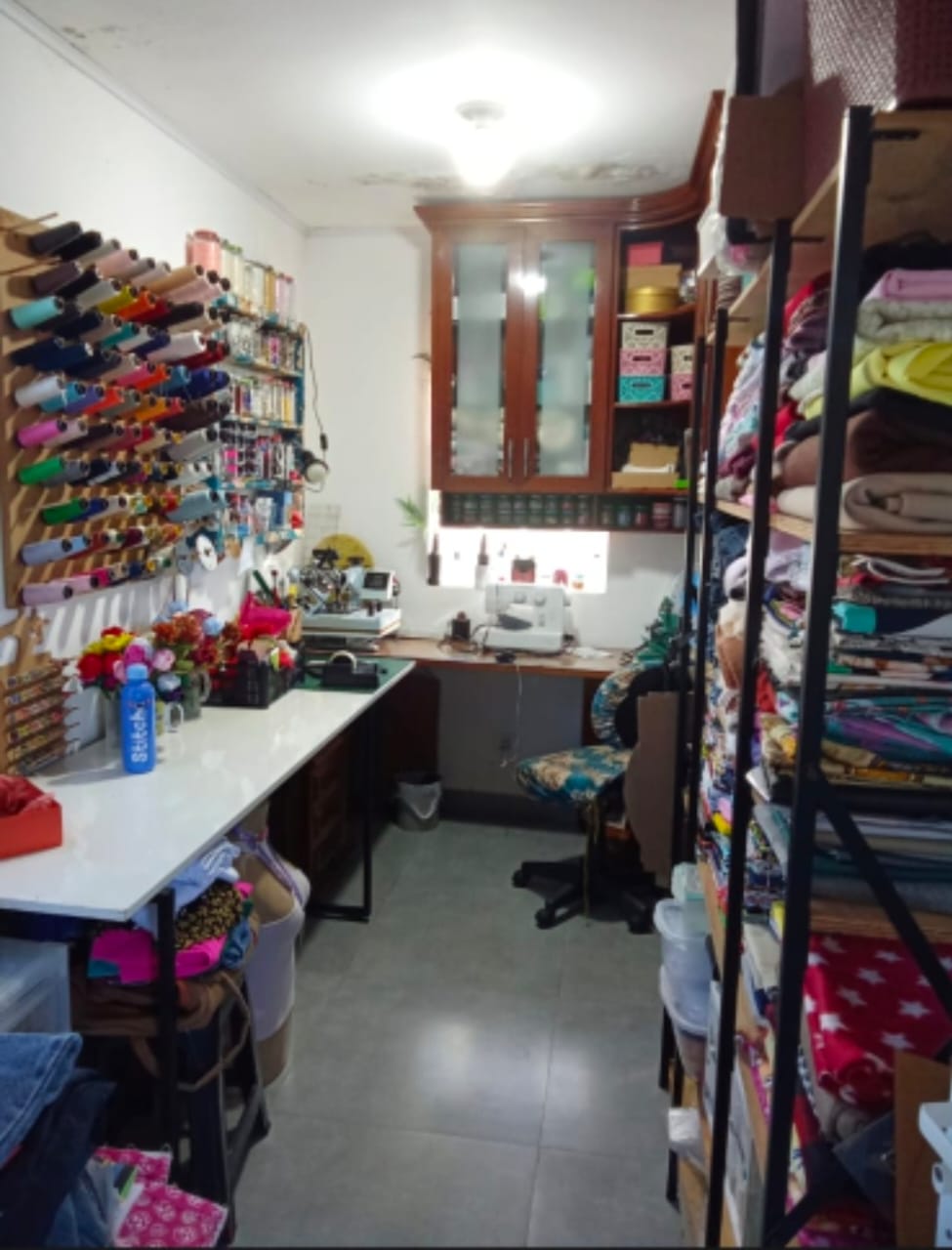 Casa com 3 quartos, sendo um com suite, sala, cozinha, lavanderia e garagem. Tapecirica da Serra / SP 1283
