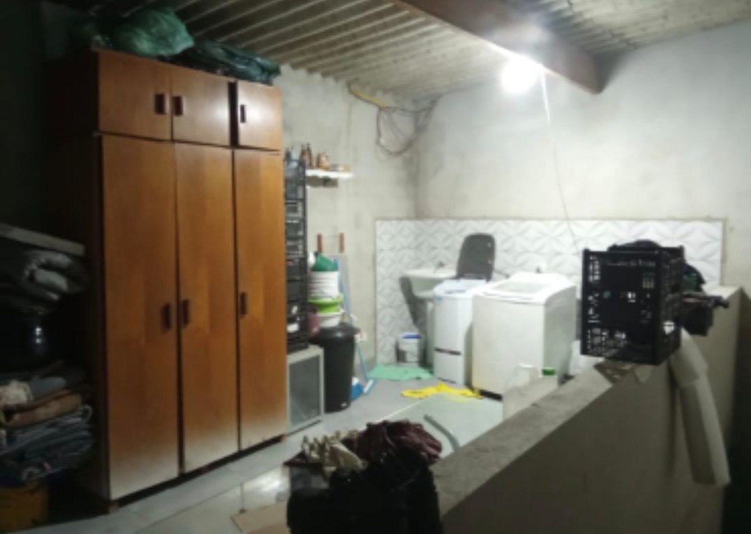 Casa com 3 quartos, sendo um com suite, sala, cozinha, lavanderia e garagem. Tapecirica da Serra / SP 1283