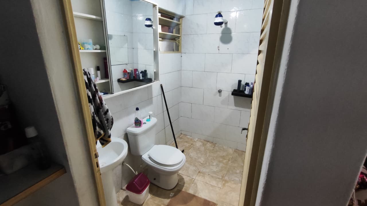 Chácara à venda a casa possui:3 quartos, sendo 1 suíte, banheiro, sala, cozinha. Em Pinhalzinho - SP 1285