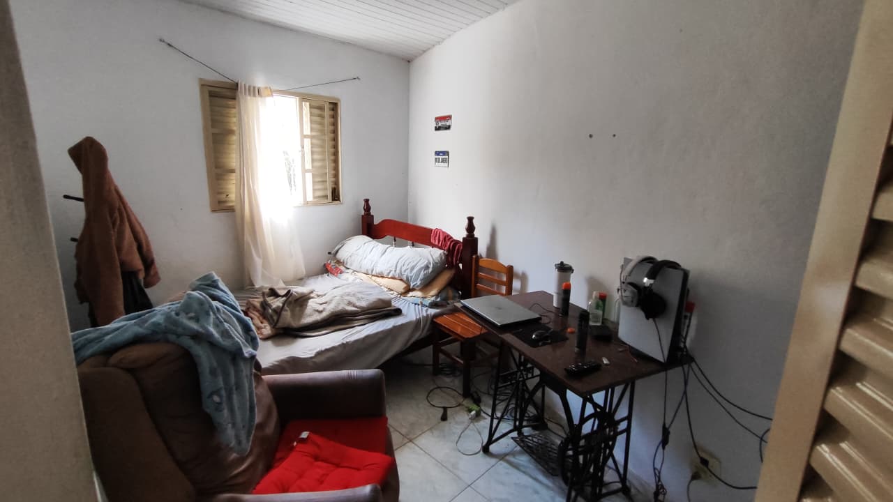 Chácara à venda a casa possui:3 quartos, sendo 1 suíte, banheiro, sala, cozinha. Em Pinhalzinho - SP 1285