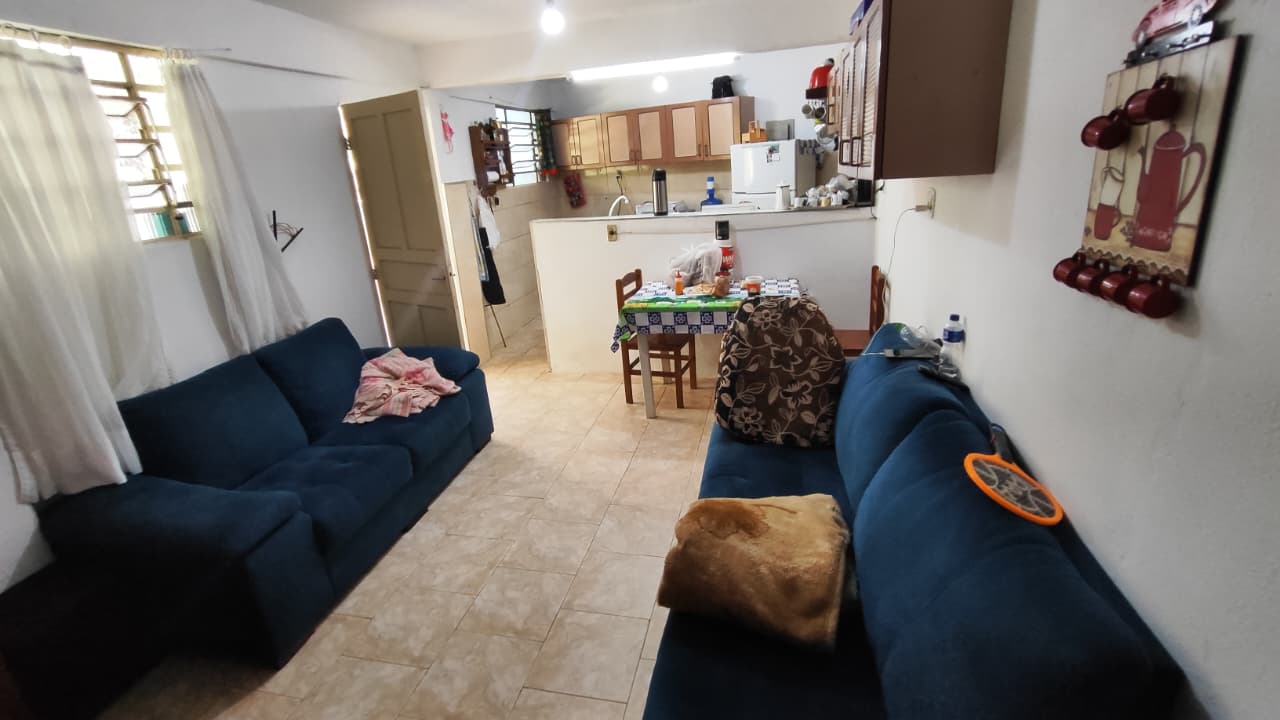 Chácara à venda a casa possui:3 quartos, sendo 1 suíte, banheiro, sala, cozinha. Em Pinhalzinho - SP 1285