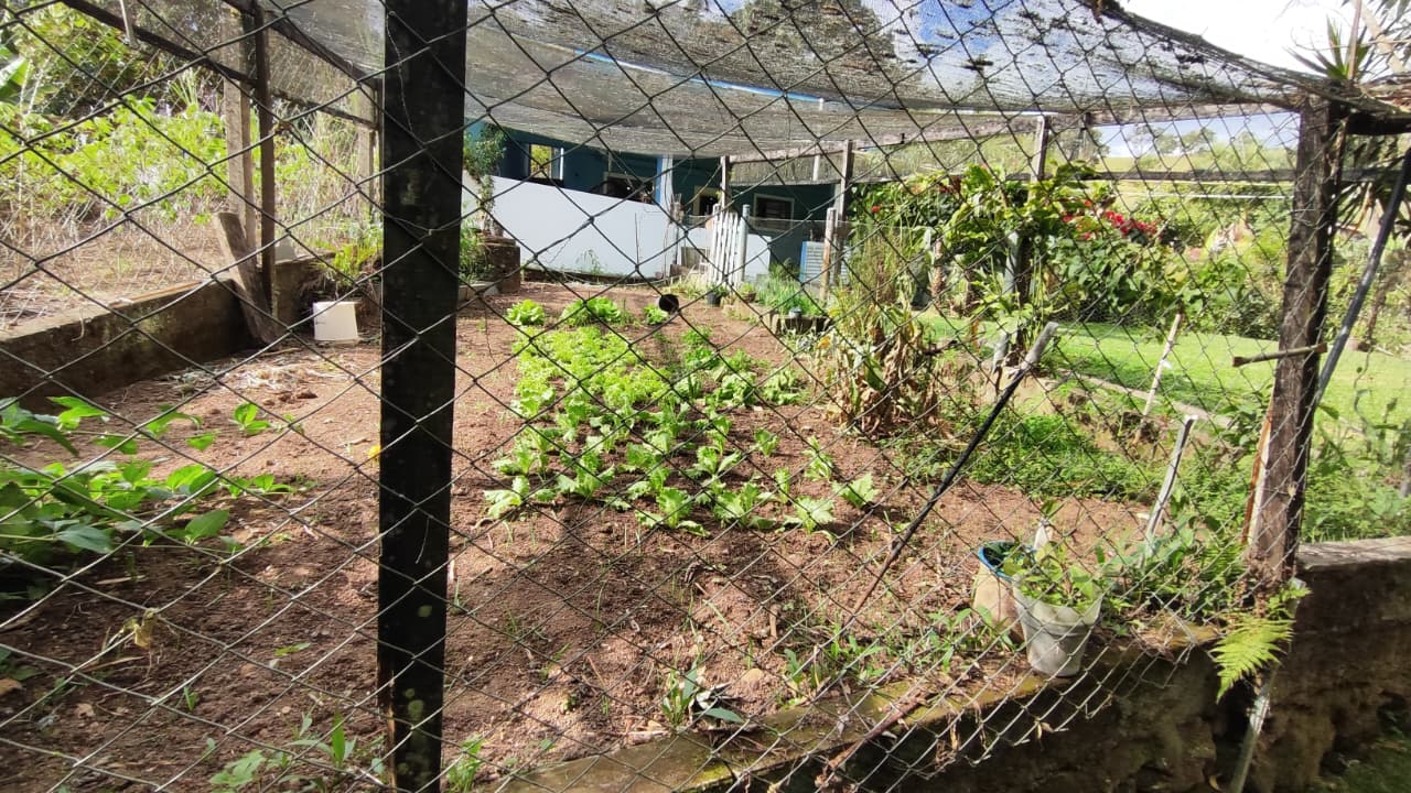 Chácara à venda a casa possui:3 quartos, sendo 1 suíte, banheiro, sala, cozinha. Em Pinhalzinho - SP 1285