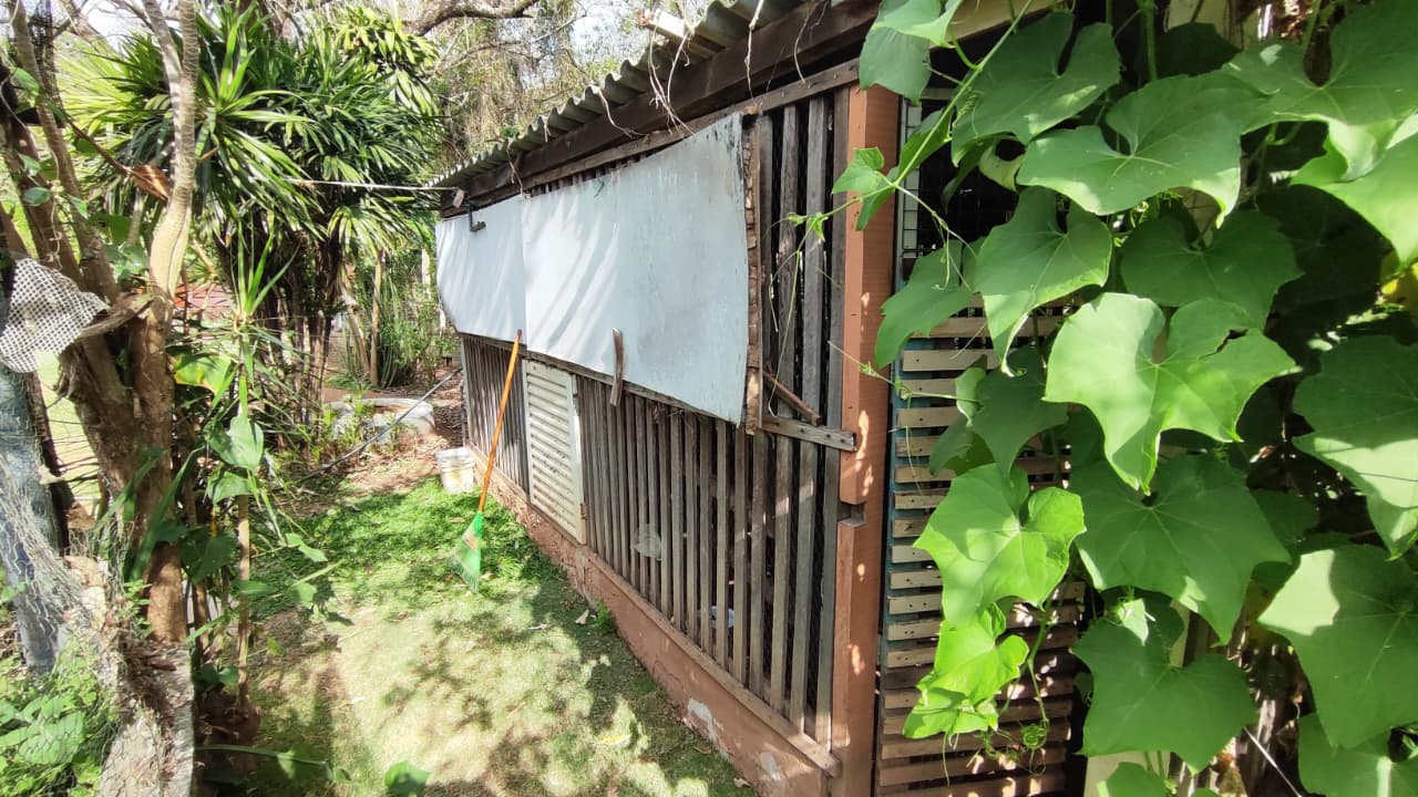 Chácara à venda a casa possui:3 quartos, sendo 1 suíte, banheiro, sala, cozinha. Em Pinhalzinho - SP 1285