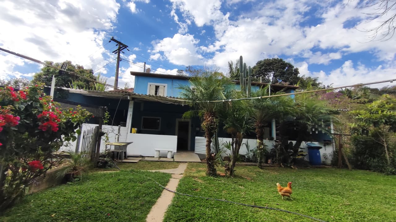 Chácara à venda a casa possui:3 quartos, sendo 1 suíte, banheiro, sala, cozinha. Em Pinhalzinho - SP 1285