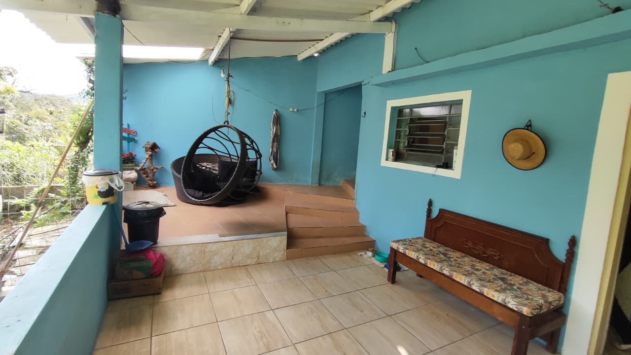 Chácara à venda a casa possui:3 quartos, sendo 1 suíte, banheiro, sala, cozinha. Em Pinhalzinho - SP 1285