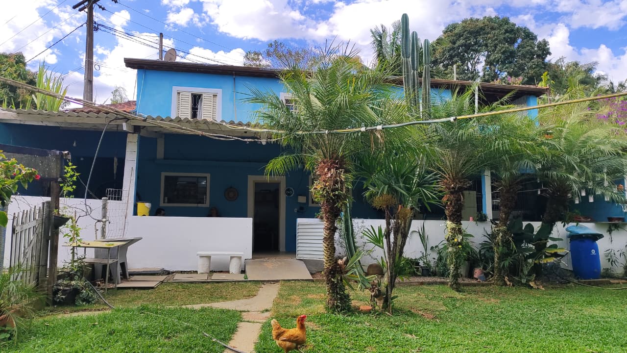 Chácara à venda a casa possui:3 quartos, sendo 1 suíte, banheiro, sala, cozinha. Em Pinhalzinho - SP 1285