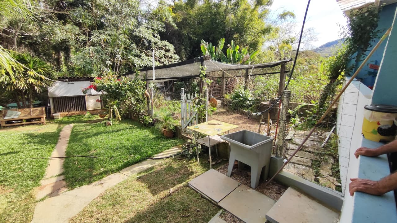 Chácara à venda a casa possui:3 quartos, sendo 1 suíte, banheiro, sala, cozinha. Em Pinhalzinho - SP 1285