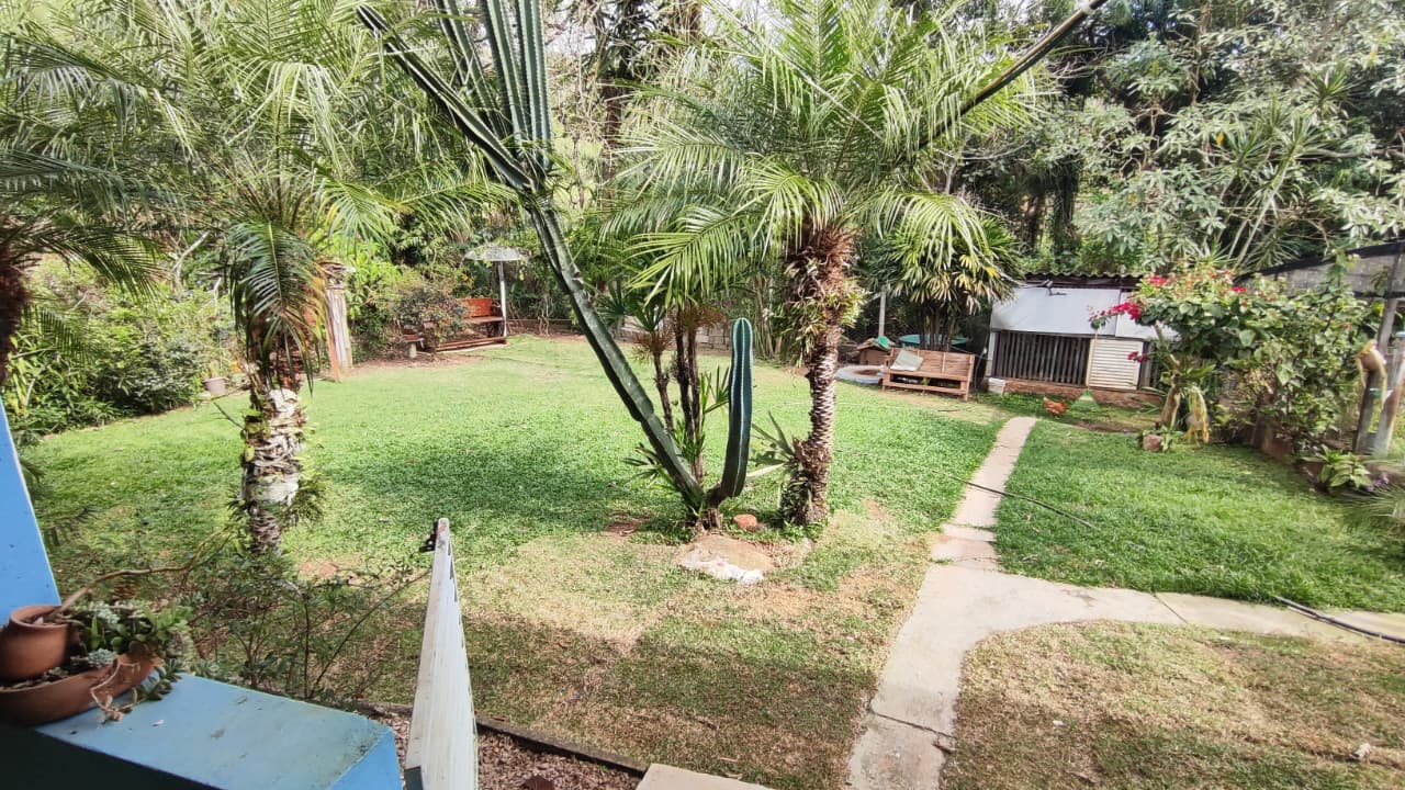Chácara à venda a casa possui:3 quartos, sendo 1 suíte, banheiro, sala, cozinha. Em Pinhalzinho - SP 1285