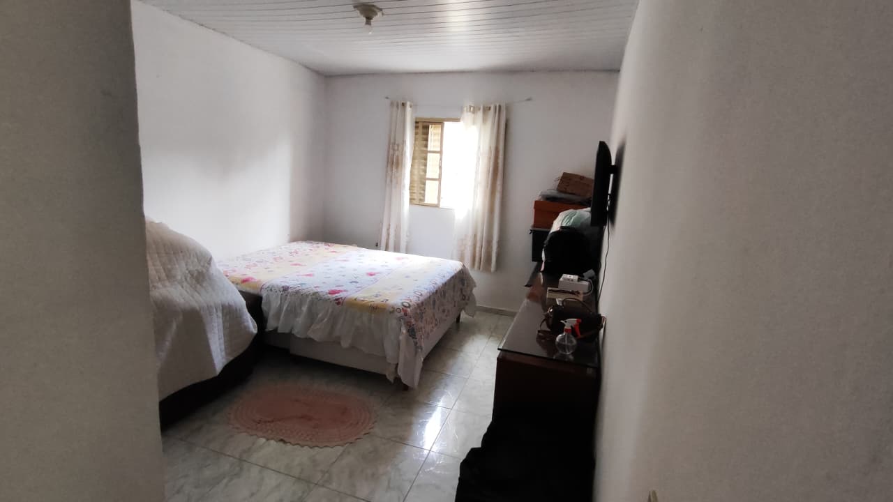 Chácara à venda a casa possui:3 quartos, sendo 1 suíte, banheiro, sala, cozinha. Em Pinhalzinho - SP 1285