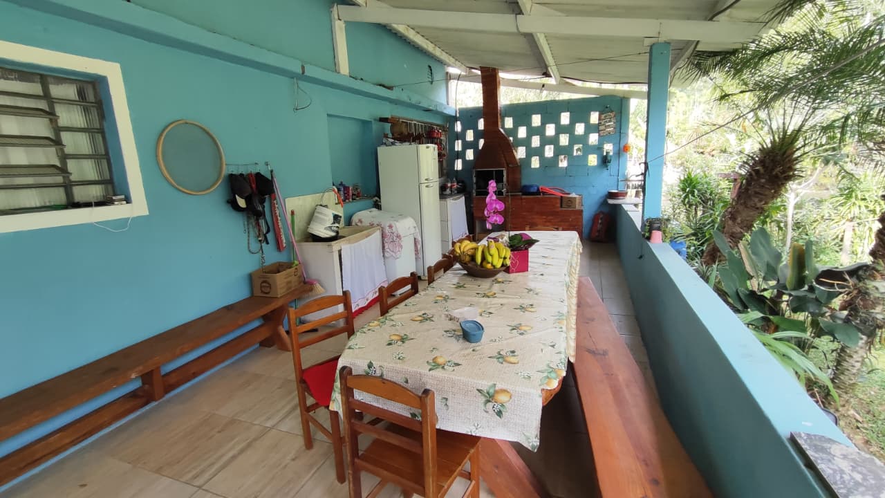 Chácara à venda a casa possui:3 quartos, sendo 1 suíte, banheiro, sala, cozinha. Em Pinhalzinho - SP 1285