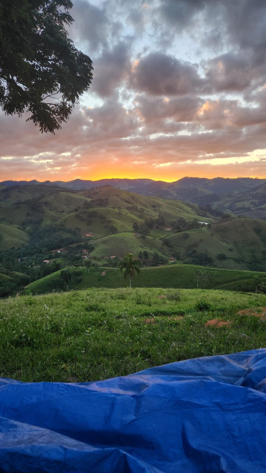 Sitio com chalé, exelente vista panorãmica 20 mil metros em Itapeva - MG Cod. 1293